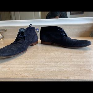 Tod’s navy blue ankle boot